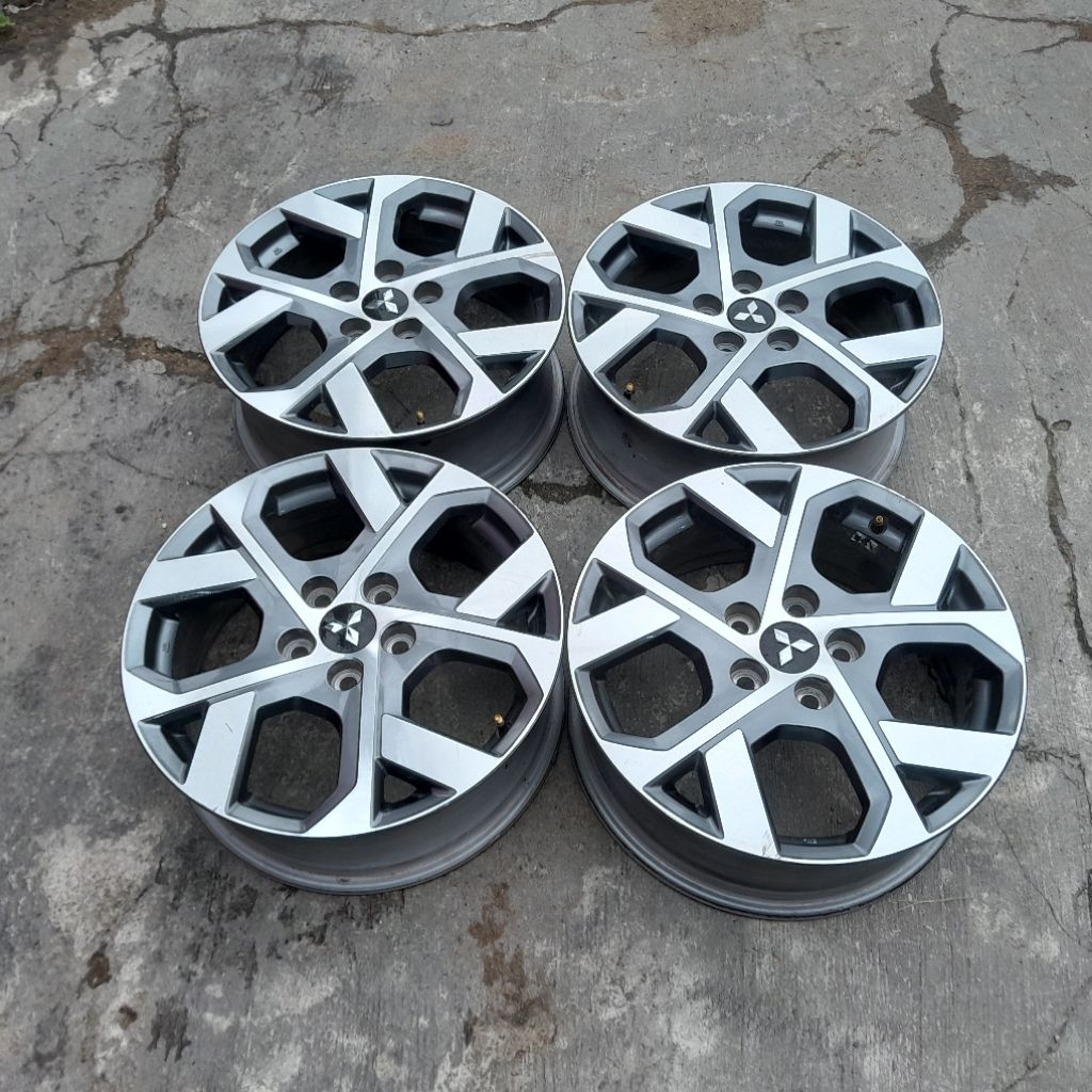 velg mobil second ori copotan xpander ring 17 velg mobil second original copotan