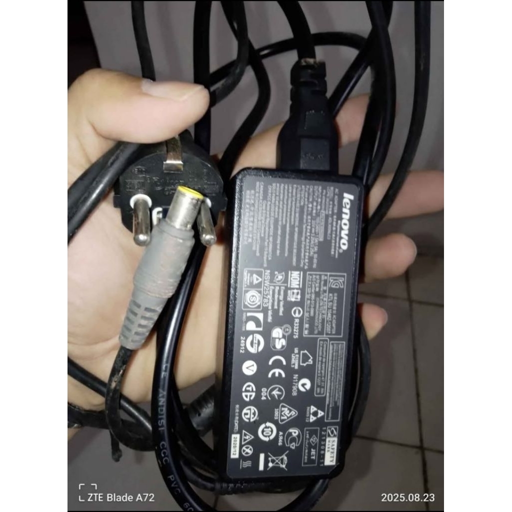 charger laptop Lenovo