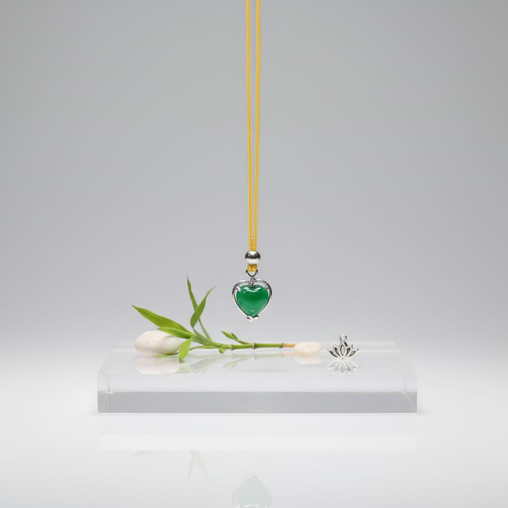 Kalung wanita liontin love Hijau