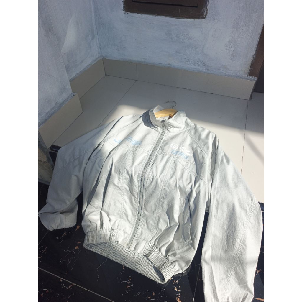 windbreaker sergio tacchini not ellesse