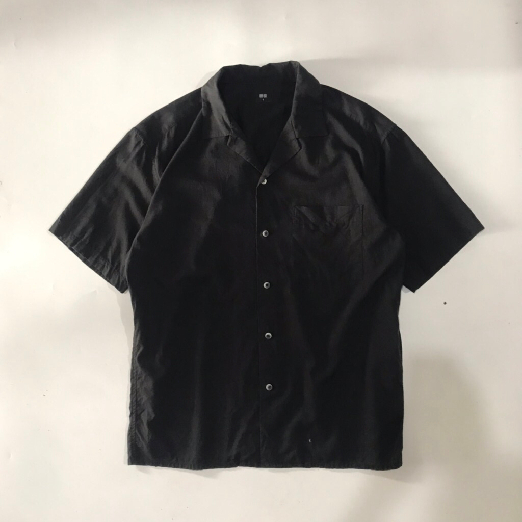 Uniqlo open collar kemeja