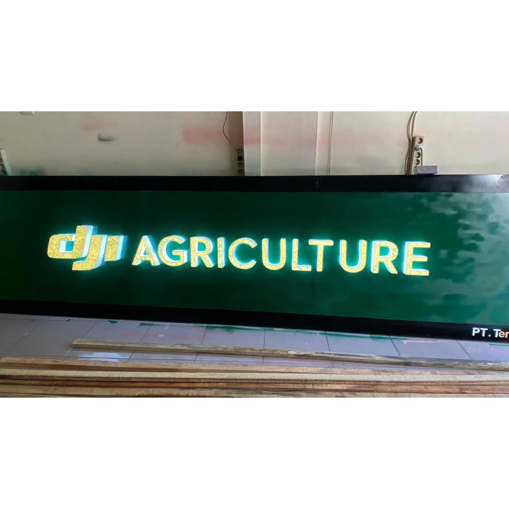 HURUF TIMBUL AKRILIK LAMPU