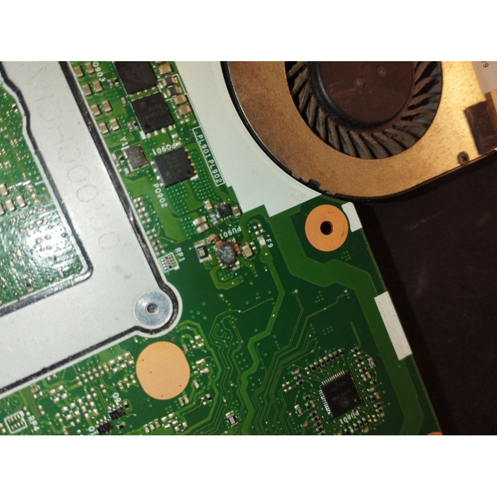 mobo l560 core i5 minus mati bagian dofoto kebakar