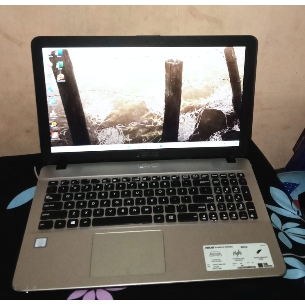 Laptop Asus Core i3 Gen6 Layar Lebar 15,6inch