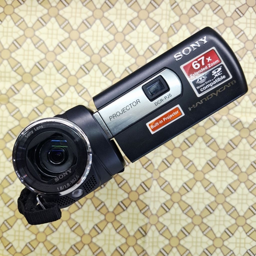 Handycam Sony DCR-PJ5 E Memory