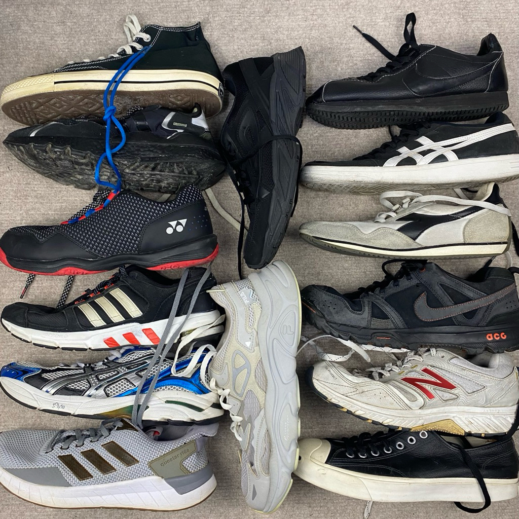 Sepatu Sneakers Casual Branded Sale Preloved 41-43