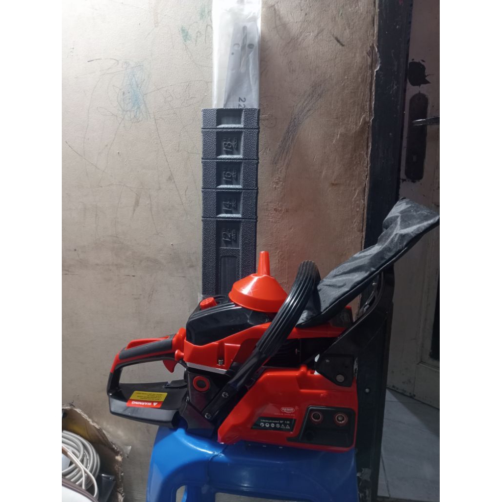 chainsaw 22 inch bensin