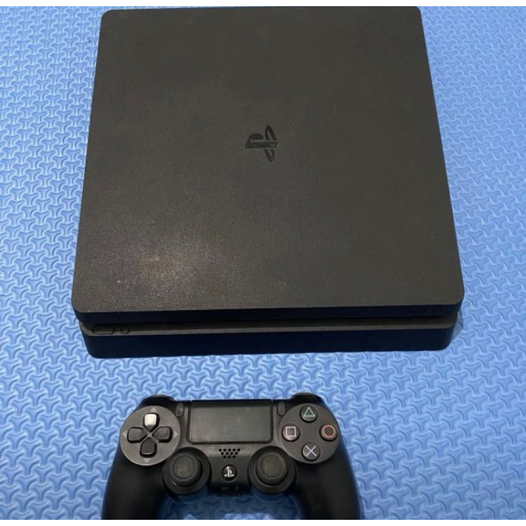 Ps4 Slim hen second