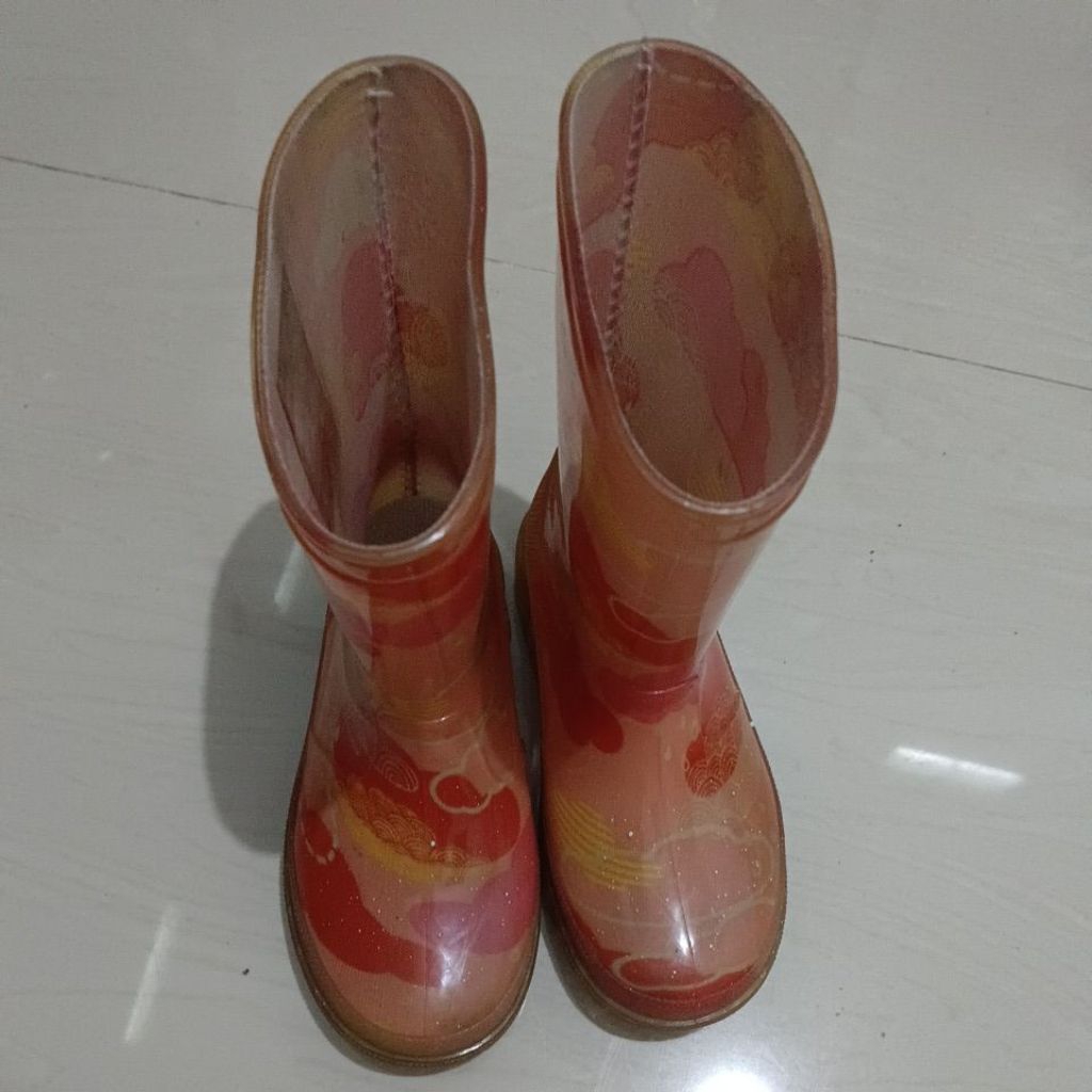 preloved sepatu boot hujan anak