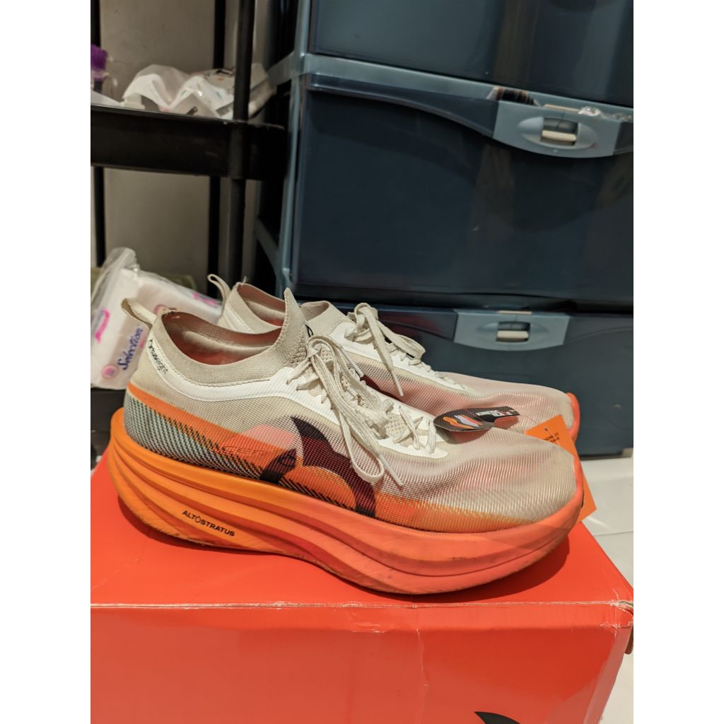 Sepatu Running Ortuseight Hypersonic 2.0 (second) UK.44 (28 CM) - White Orange