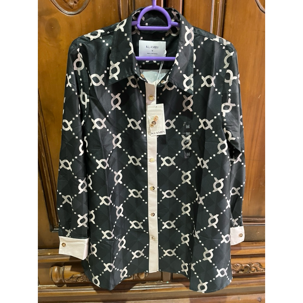 Calya Wearing Klamby