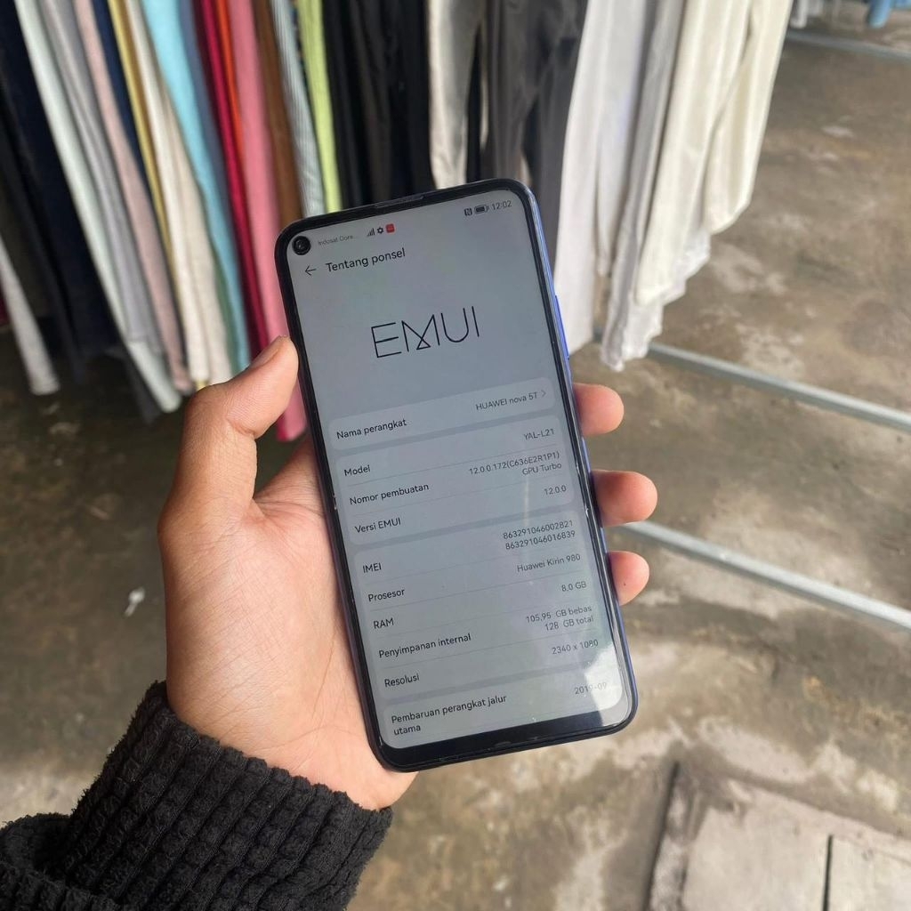 HUAWEI NOVA 5T SECOND , RAM 8GB PENYIMPANAN 128GB  , HP & CHARGER SAJA