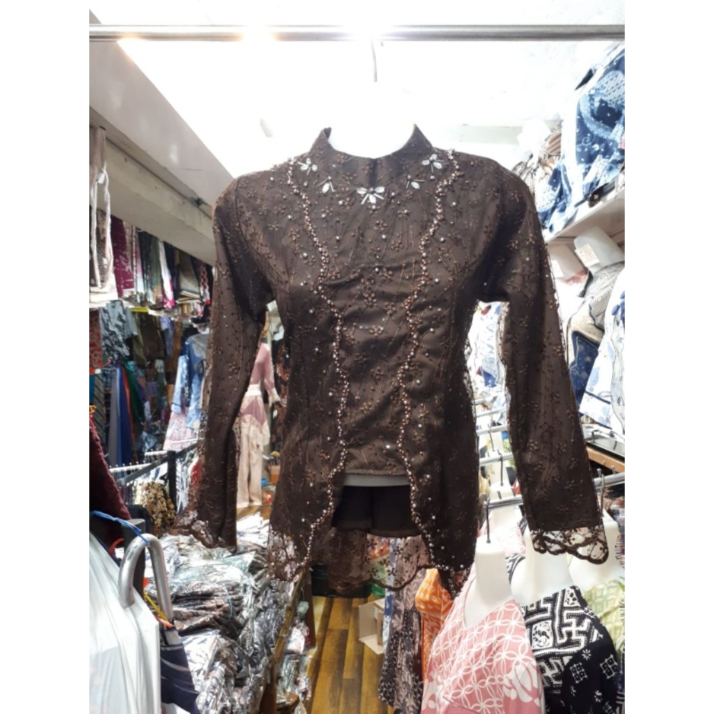 Kebaya Modern Tile Mohogani Payet Batu