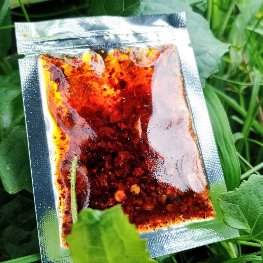 Terlaris Cabe Flakes CHILI OIL Garlic Sachet 8gr Extra Pedas Daun Jeruk SERBAGUNA Dimsum KoreanFood 