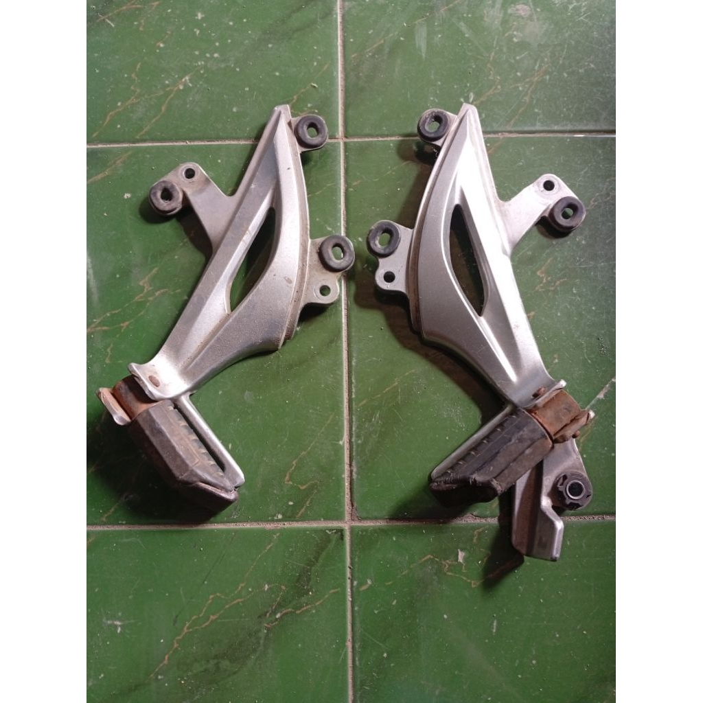 power footstep belakang Honda supra X 125 helm in