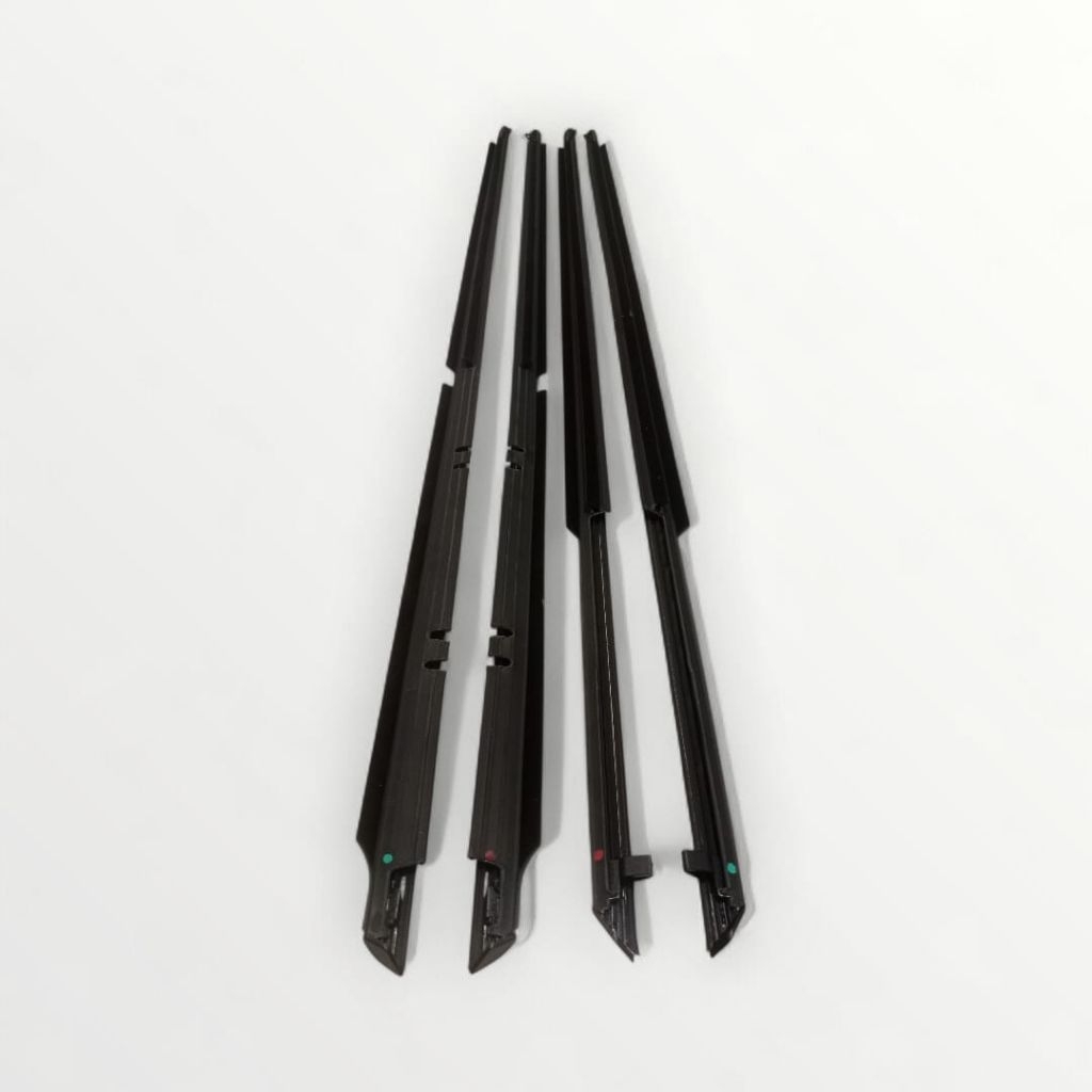 pelipit kaca mobil toyota camry 2015