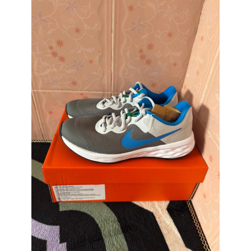 nike revolution 6 original
