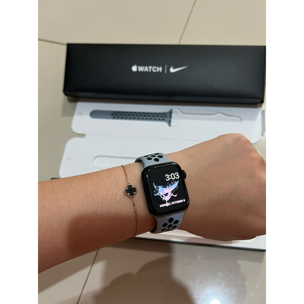 Apple Watch SE NIKE 44mm Second Like New | Ex Inter