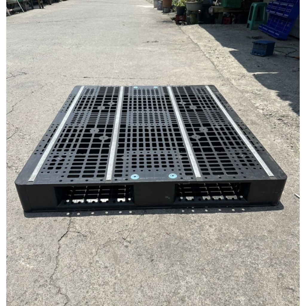 palet plastik ukuran 120x120x13 cm