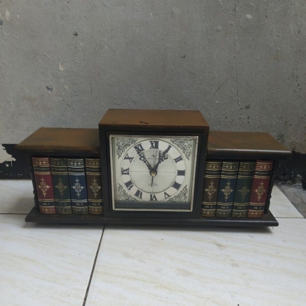LANGKA JAM MEJA ANTIK