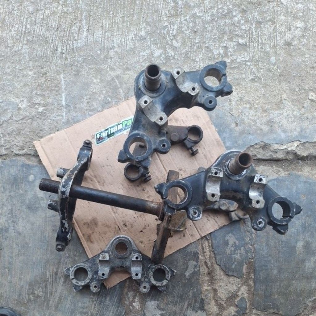 T ATAS BAWAH GL 100/125 ORIGINAL COPOTAN MOTOR