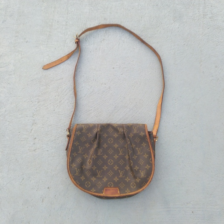 Slingbag Tas Selempang Tas Murah Tas Second Tas Vintage Tas LV
