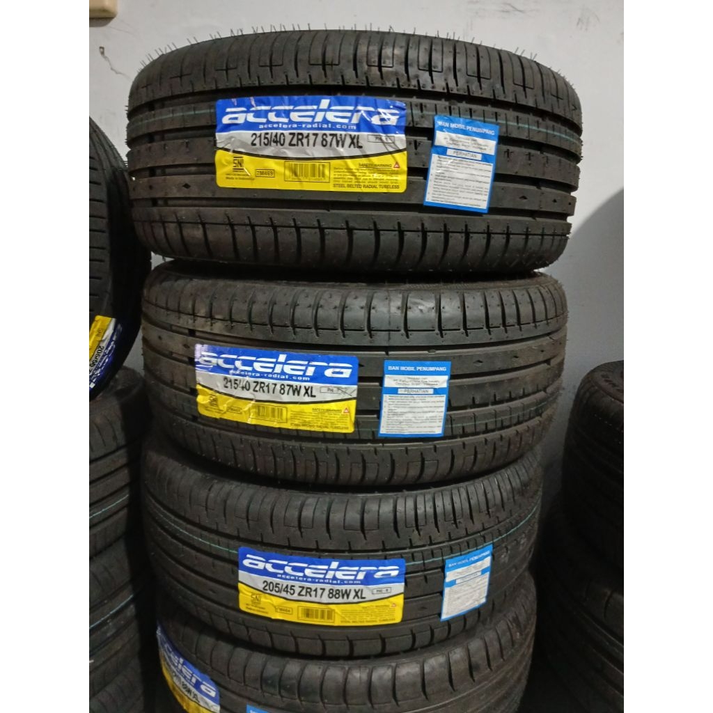 ACCELERA PHI-R 215 40 R17