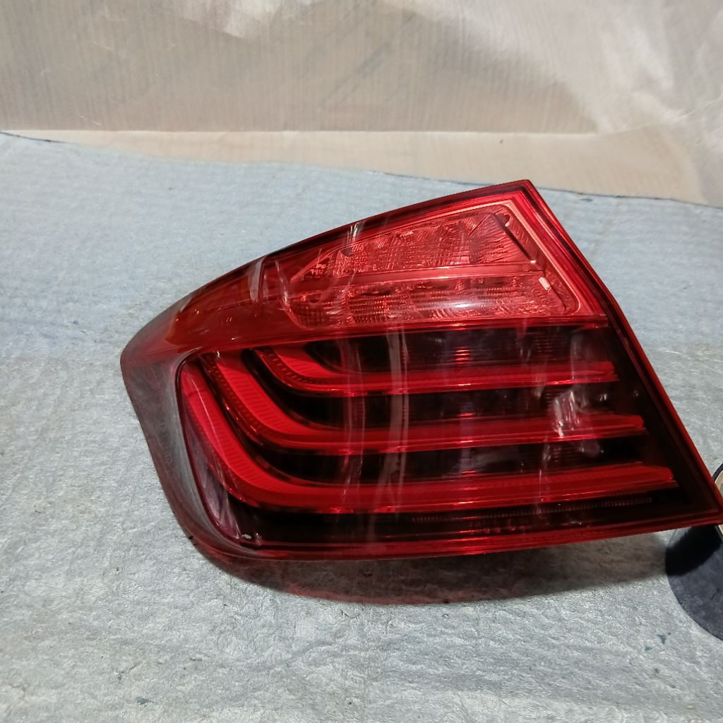 stoplamp lampu belakang bmw f10 lci