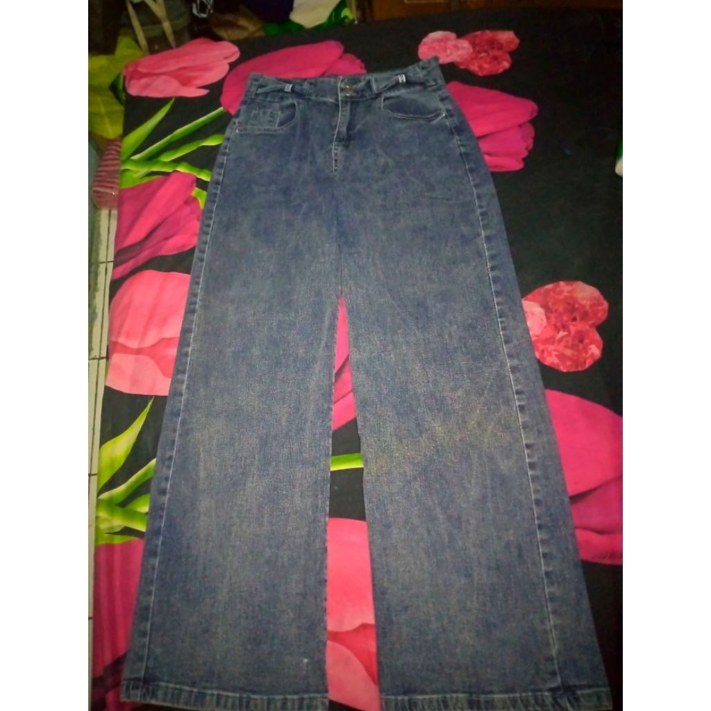 Preloved Loose Jeans pita