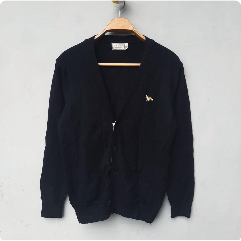 cardigan maison kitsune hitam