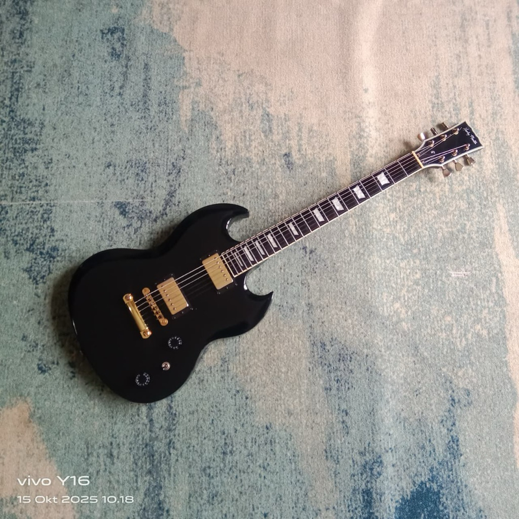 Gitar Listrik/Elektrik Harley Benton SG