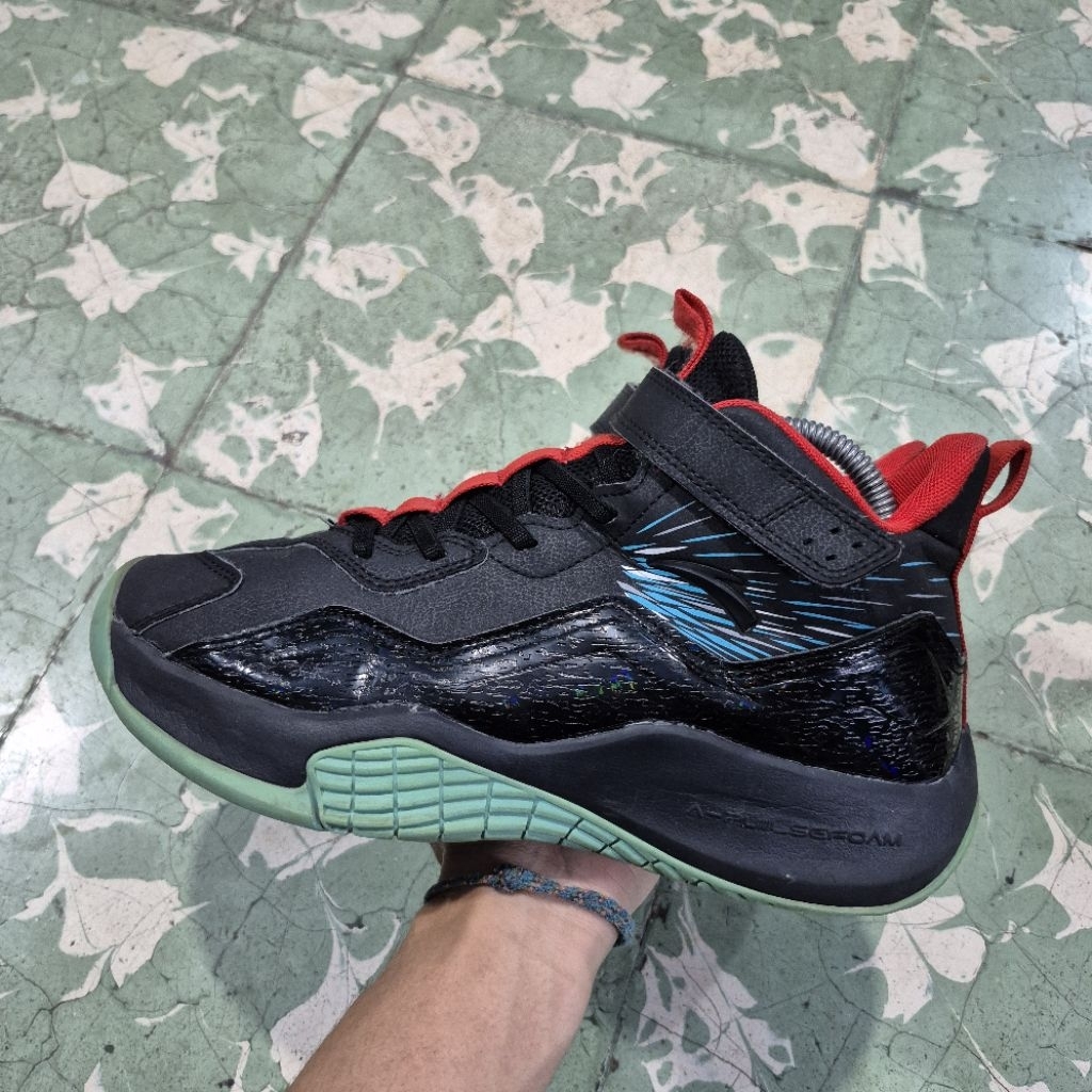 Sepatu Xtep Velcro Pria(40)