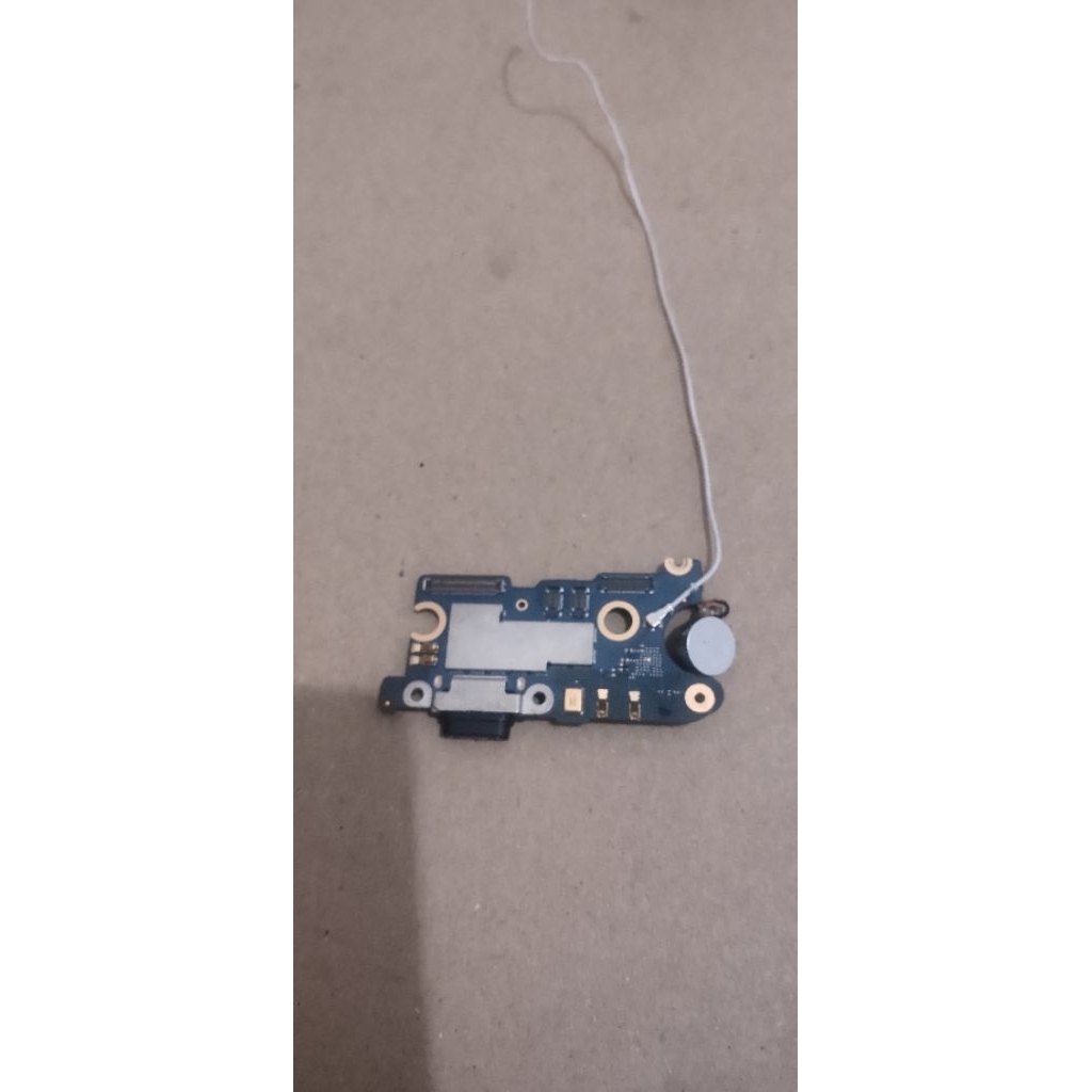 Papan Charger dan aksesoris HTC U11 Copotan