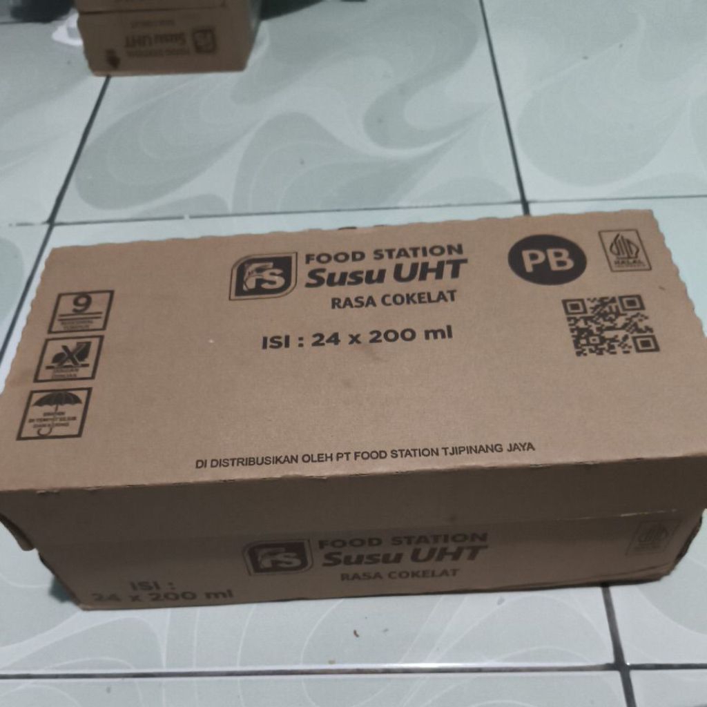 Food Station susu UHT rasa coklat 1 dus