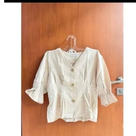 Ada Woman atasan wanita