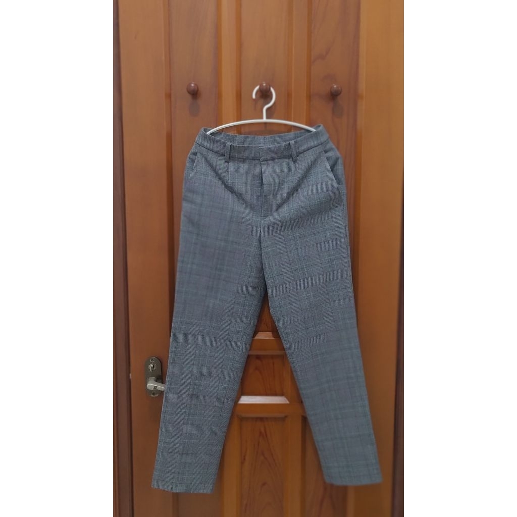 Celana Kerja Wanita Uniqlo Pinggang Karet