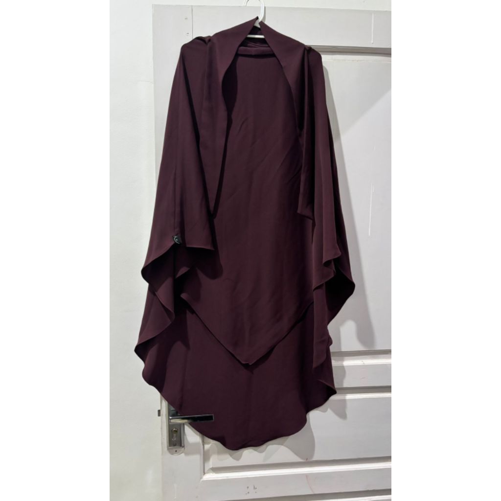 preloved fk reguler aljenna burgundy