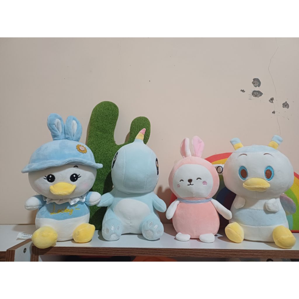 Boneka lembut lucu