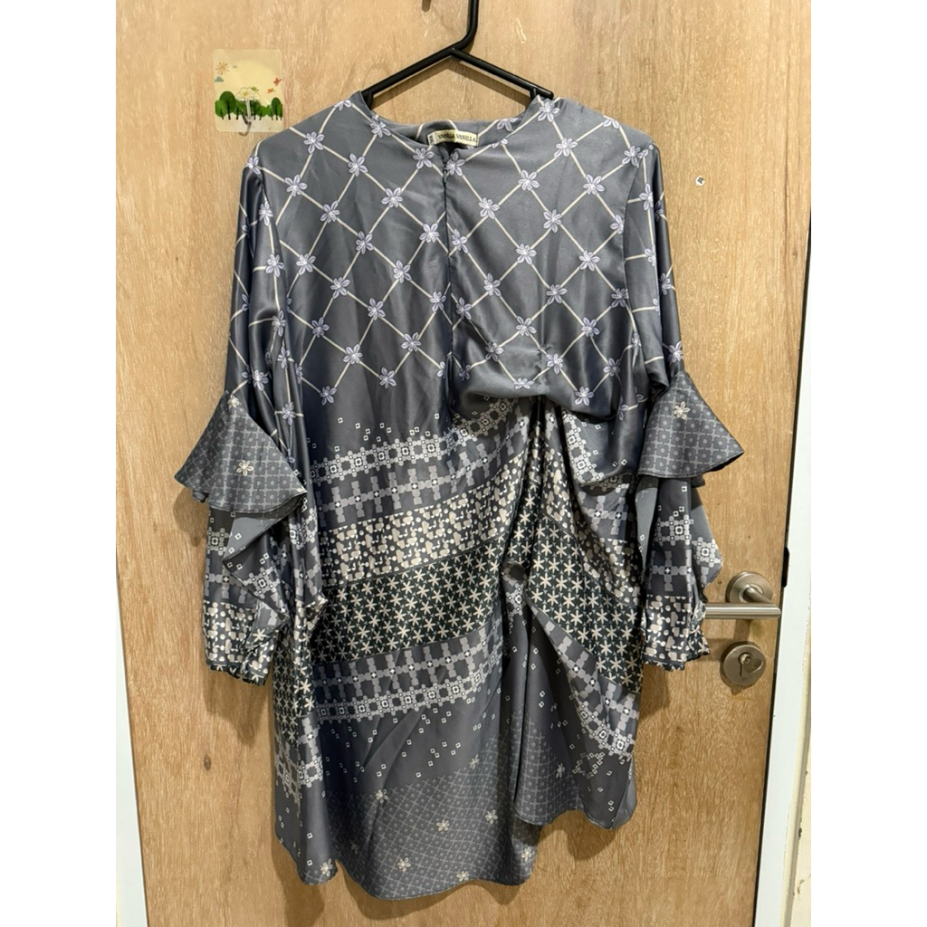 Semesta Tunic Vanilla Hijab