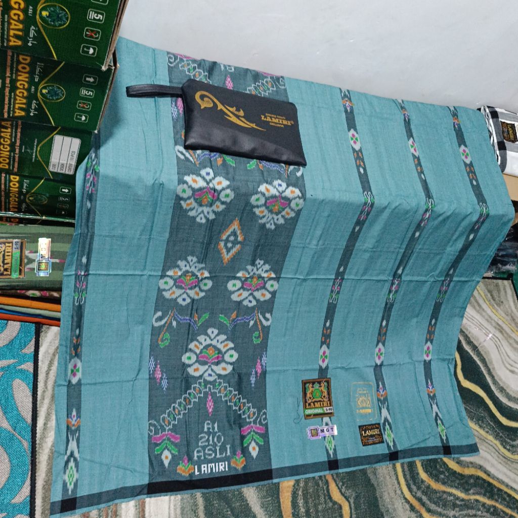 SARUNG LAMIRI SUTRA MOTIF GRIMIS