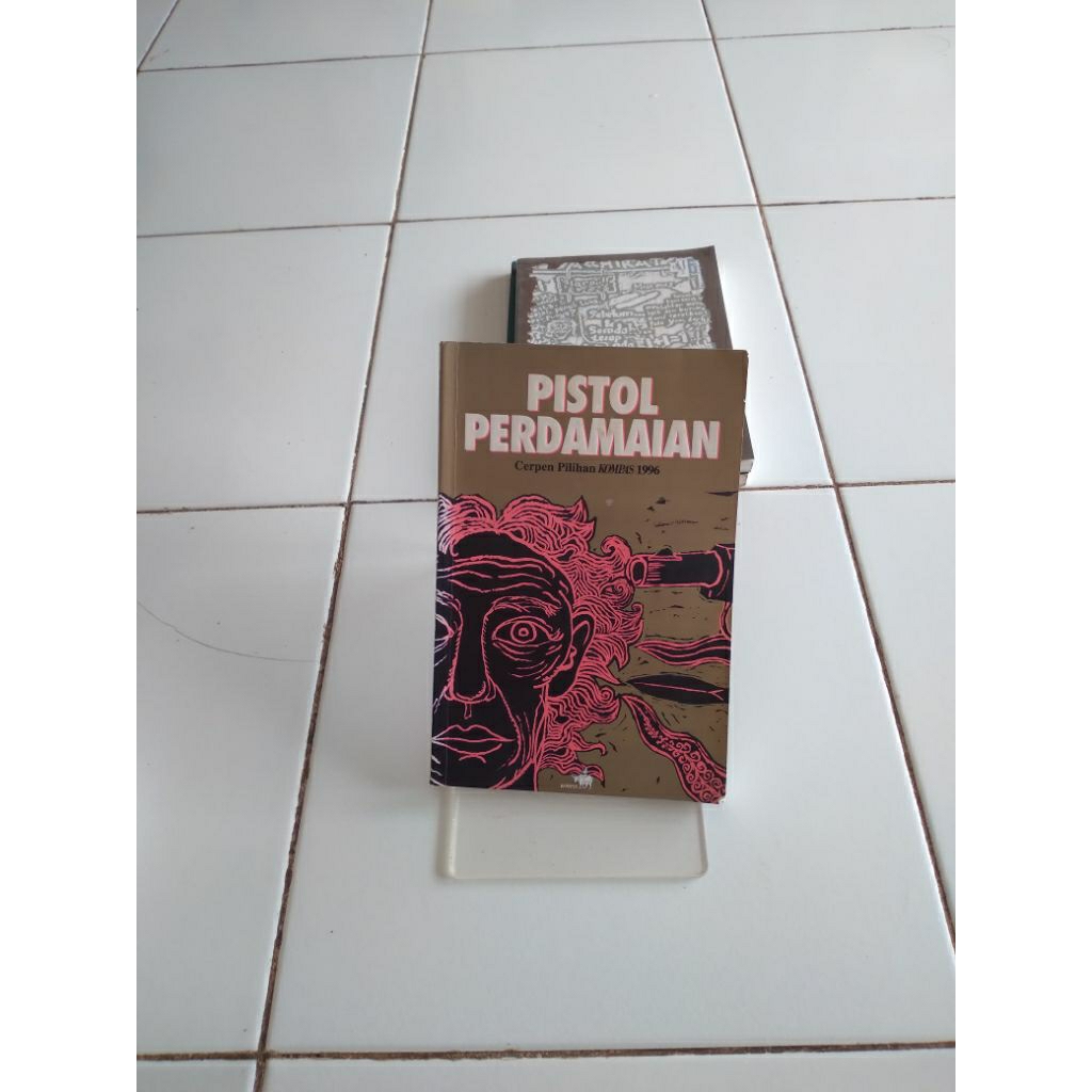 pistol perdamaian kuntowijoyo