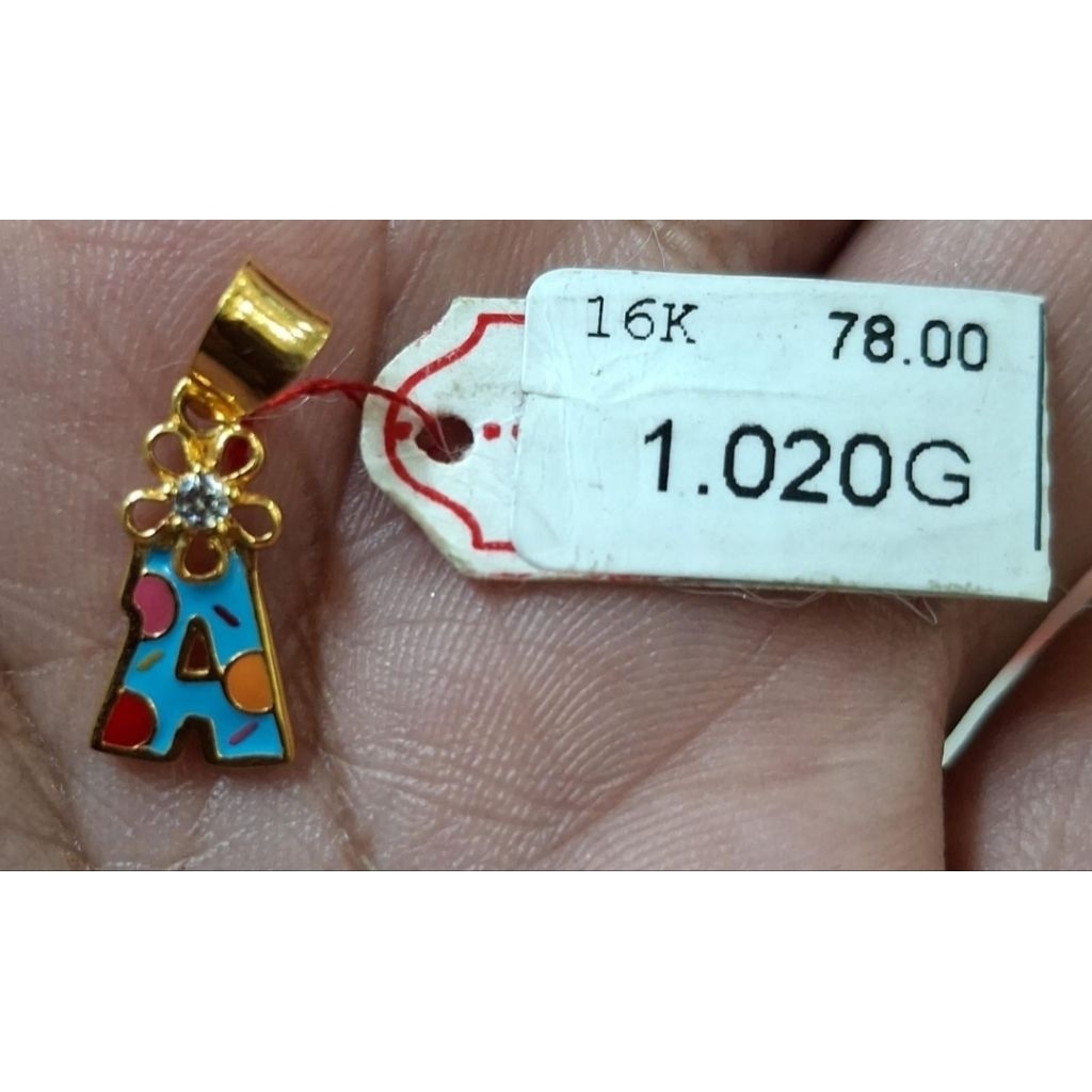 Liontin emas 70 huruf a bunga