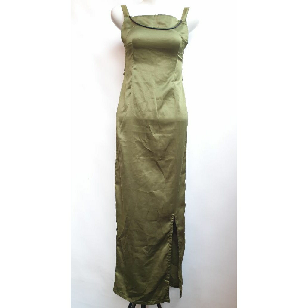 Elegant Satin Long Dress Wanita Tali Slim Fit Gaun Pesta Malam Belahan Kaki Warna Olive Green Hijau 