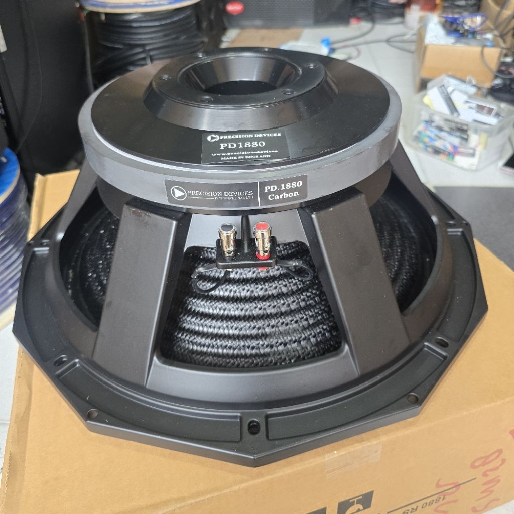 Speaker Komponen 18 inch  PD 1880 Carbon Magnet Utuh Speaker Sub Precision Devices PD1880 Carbon Gra