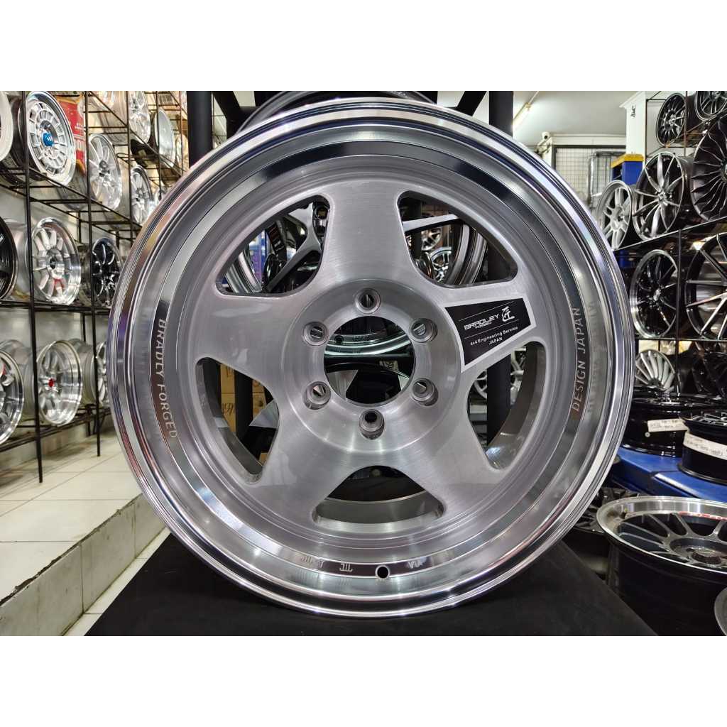 Velg Mobil Bradly Ring18X9 Lobang.6 Pcd.139.7 Et.0