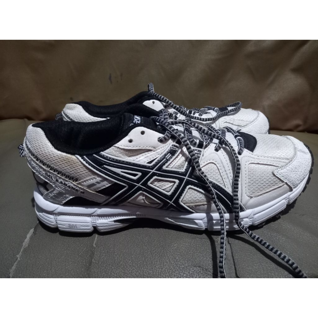 sepatu asik KHN 8
