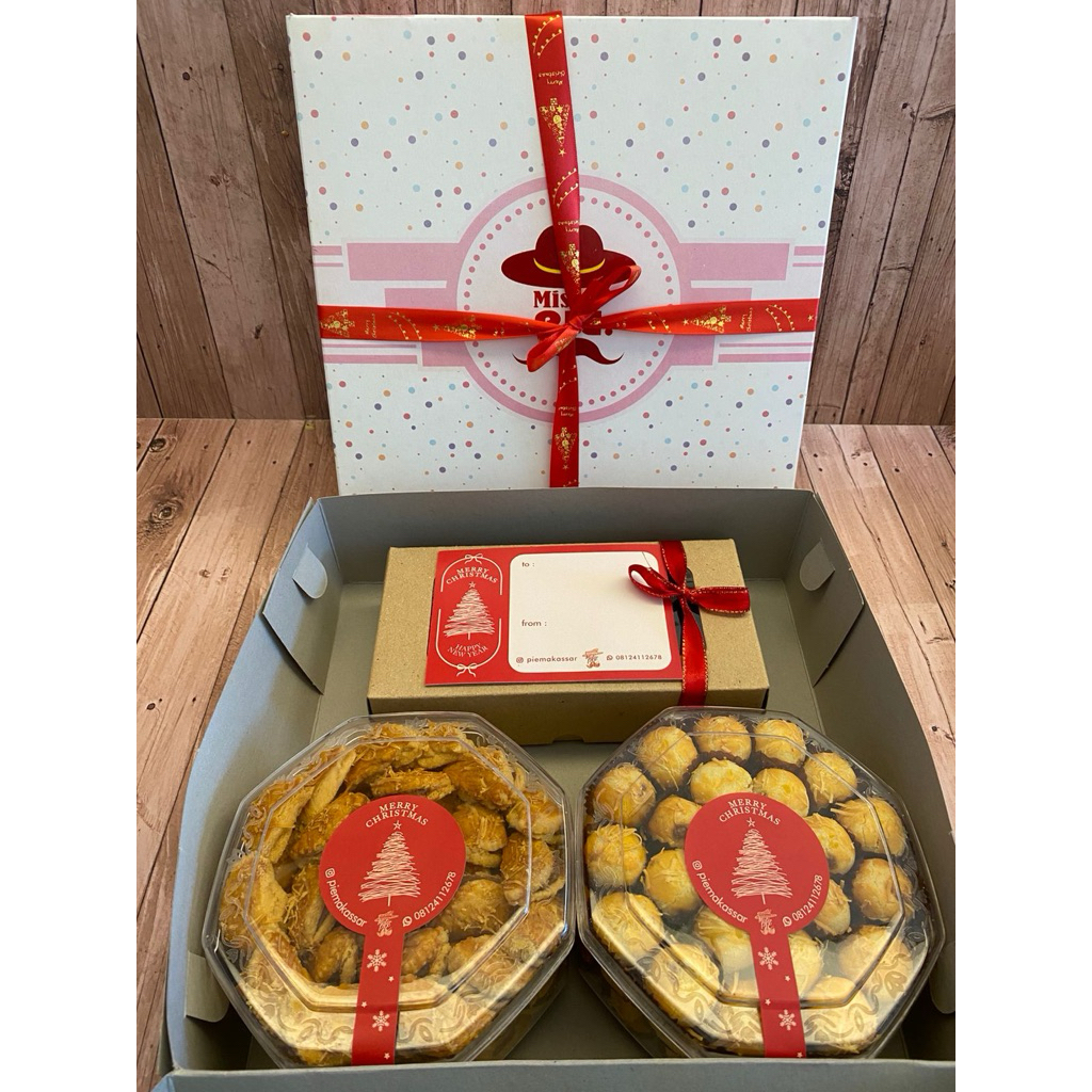 Paket hampers Natal 1 Brownies & 2 toples kue kering parsel christmas Mister Pie Makassar