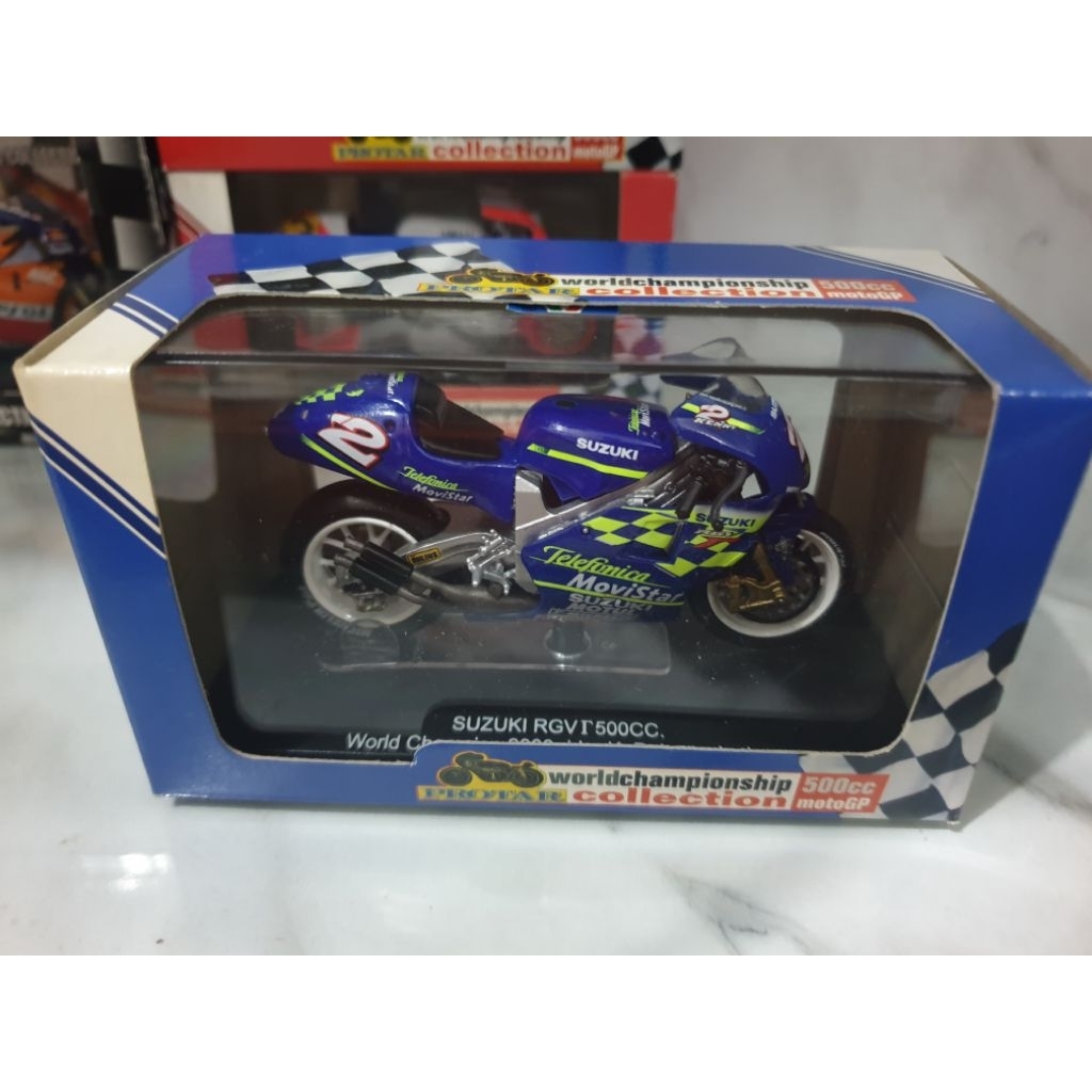 Protar Italeri 1/22 Suzuki RGV500 Kenny robert jr