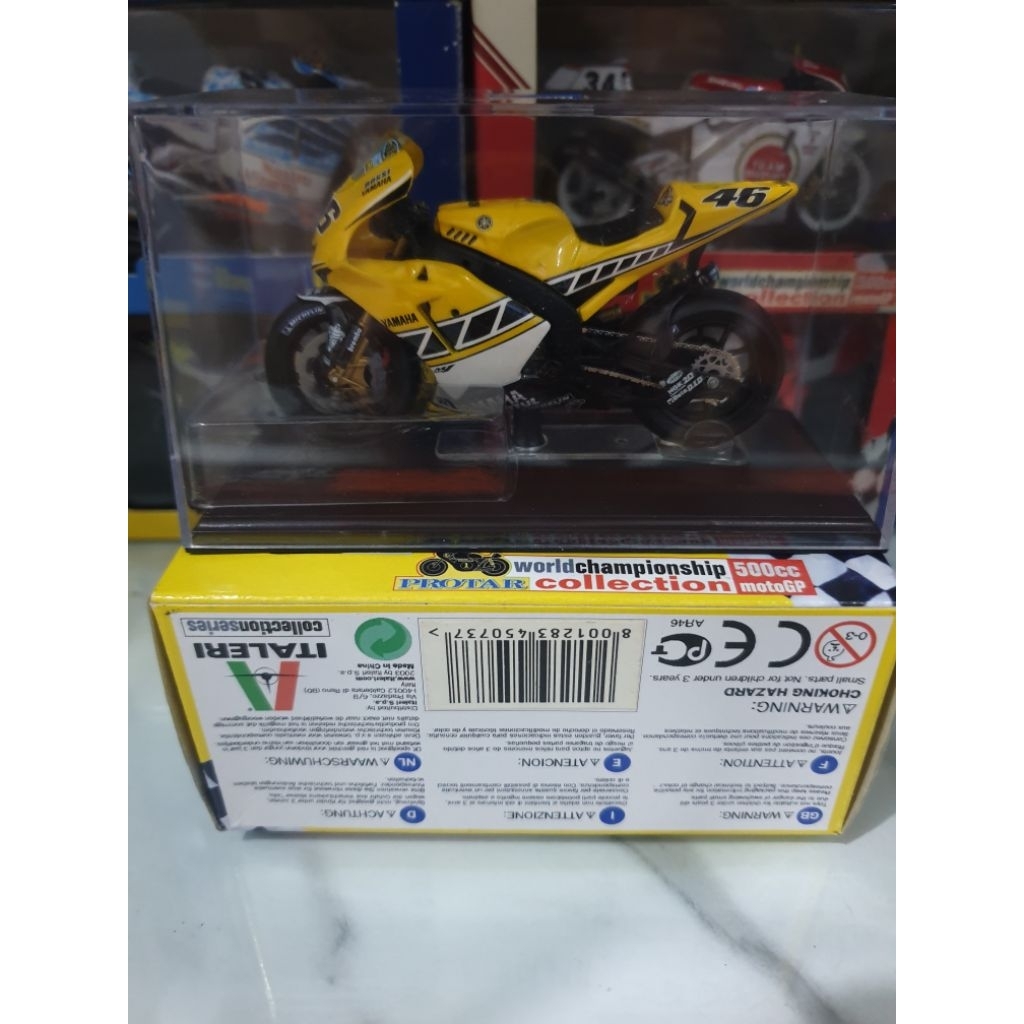 Protar Italeri 1/22 Yamaha YZR M1 Valentino Rossi Laguna seca 2005