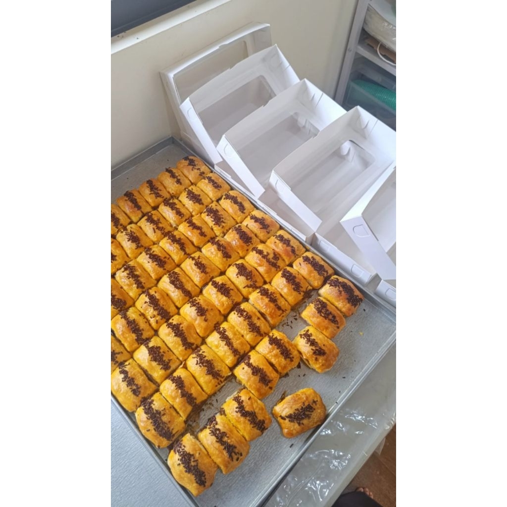 Bolen Pisang Coklat Keju 1box isi10